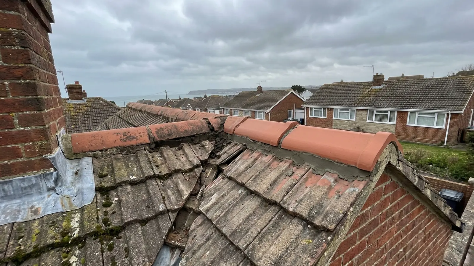 Ridge re-bedding and re-pointing